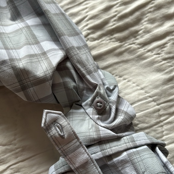 Under Armour Shirt - Picture 8 of 13